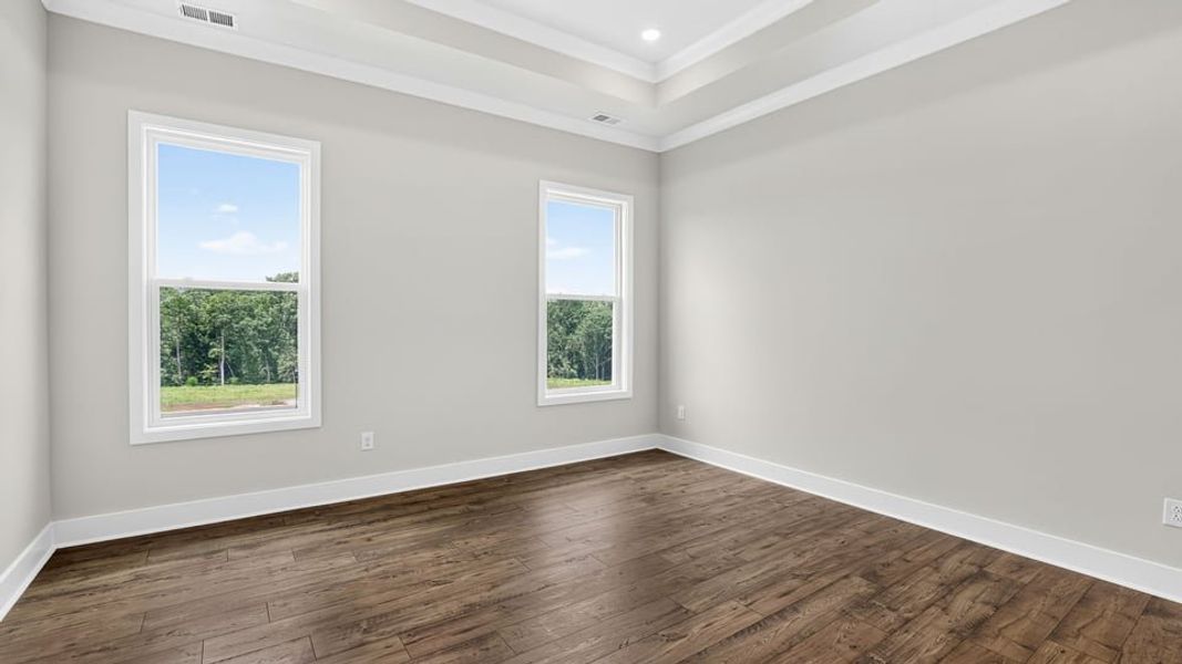 Spacious, unfurnished interior of a new home in Sunset Summits, Spartanburg (Image 30).