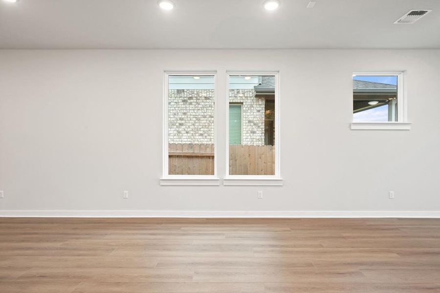 Spacious, unfurnished interior of a new home in Flora, Hutto (Image 16).