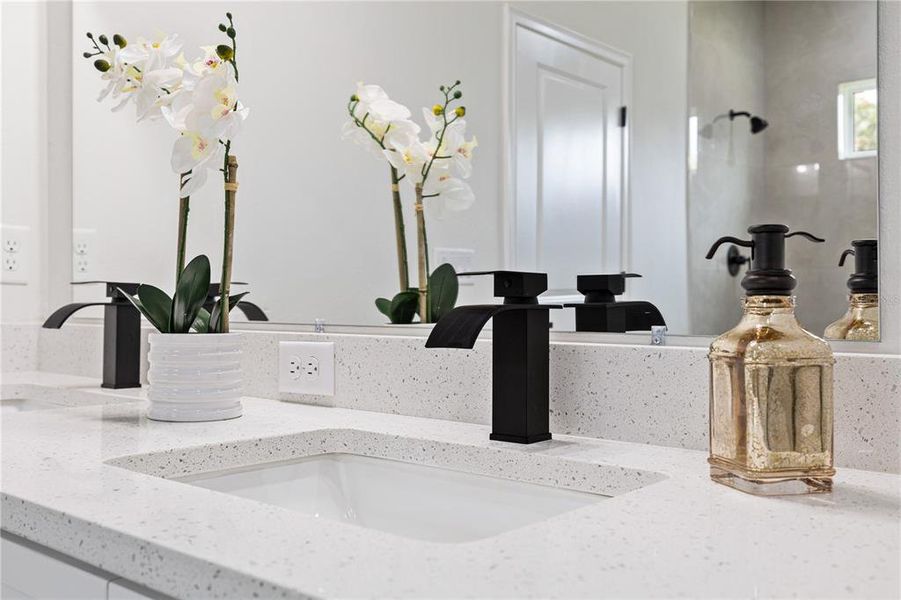 Close-up of interior finishes inside a home in , Citrus Springs (Image 18). Close-up of interior finishes inside a home in , Citrus Springs (Image 18).