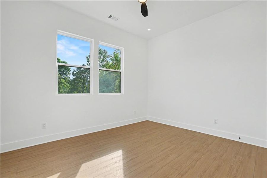 Spacious, unfurnished interior of a new home in , Gainesville (Image 25).
