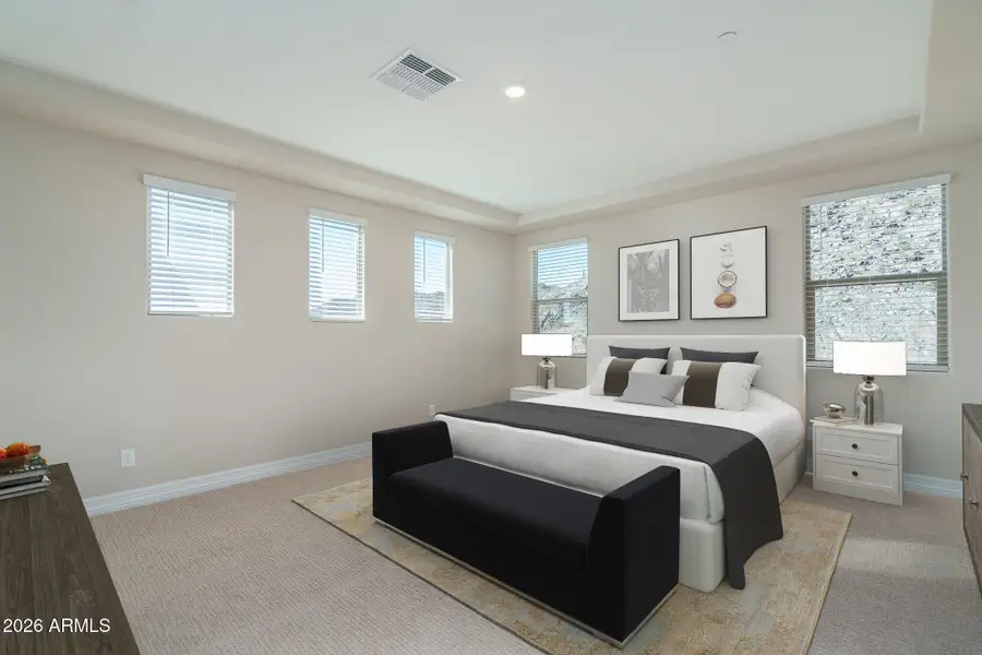 12VS) PRIMARY BEDROOM UP