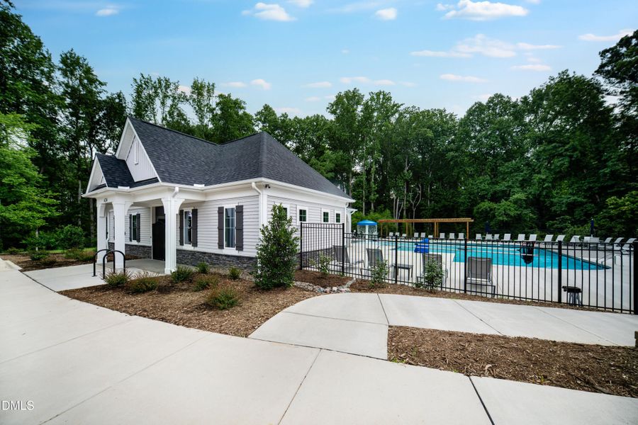 SUN_SherriDowns_Pic_Pool_06