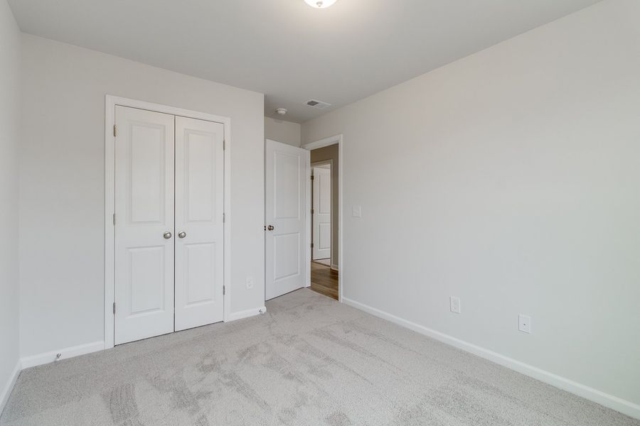 Spacious, unfurnished interior of a new home in Winston Point, Gilbert (Image 33).