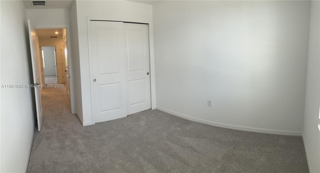 Spacious, unfurnished interior of a new home in , St. Cloud (Image 11).