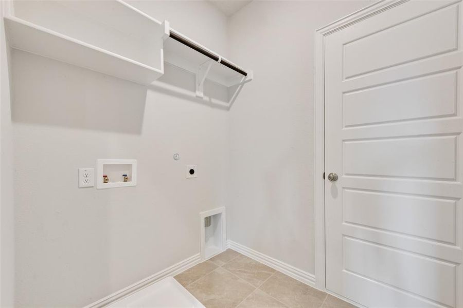 Spacious, unfurnished interior of a new home in Spiritas Ranch, Little Elm (Image 13). Spacious, unfurnished interior of a new home in Spiritas Ranch, Little Elm (Image 13).