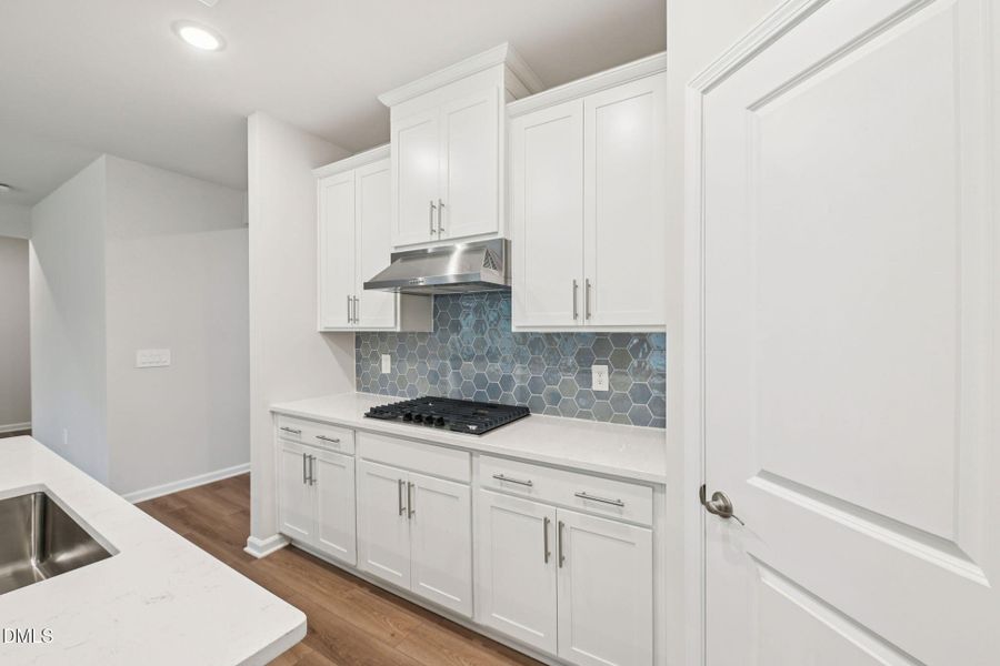 15-web-or-mls-Raleigh - Oak Manor - 121