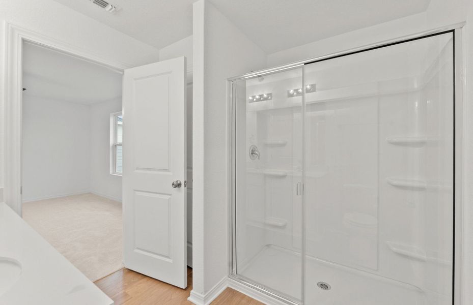 Spacious, unfurnished interior of a new home in Larson Crossing, Elgin (Image 32).