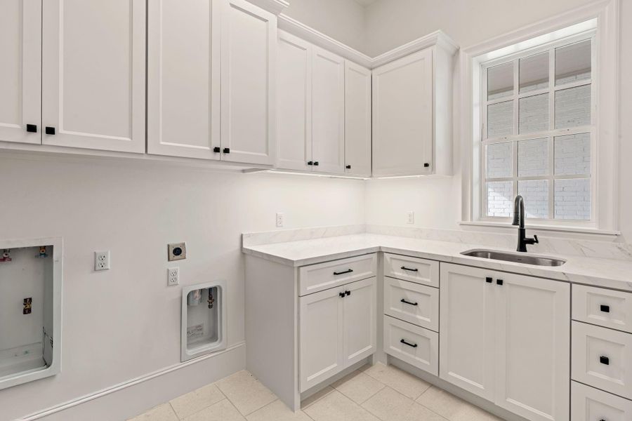 Furnished interior view inside a new home in , Houston (Image 34).