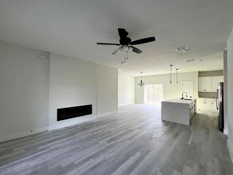 Spacious, unfurnished interior of a new home in , Dunnellon (Image 13).
