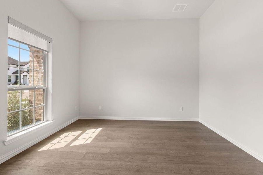 Spacious, unfurnished interior of a new home in , Prosper (Image 15).