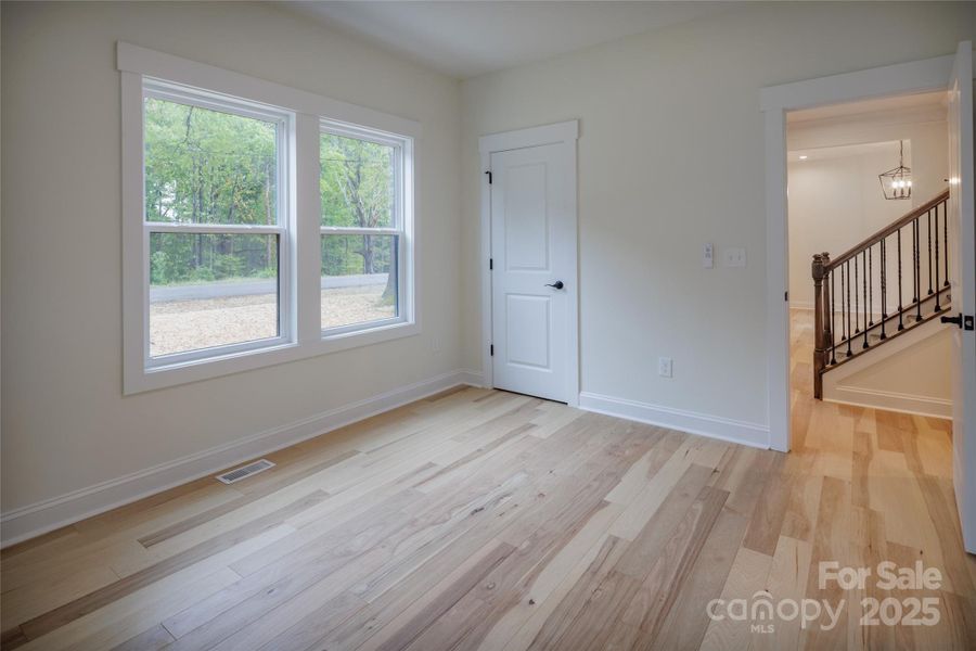 Spacious, unfurnished interior of a new home in , Davidson (Image 8).