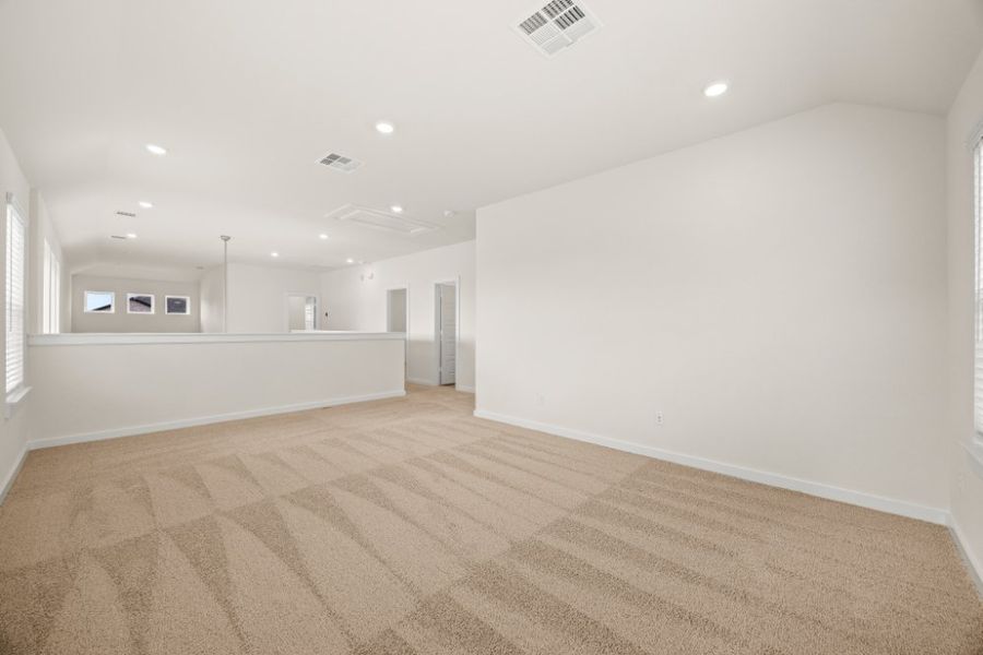 Spacious, unfurnished interior of a new home in Creekhaven, Arcola (Image 27).