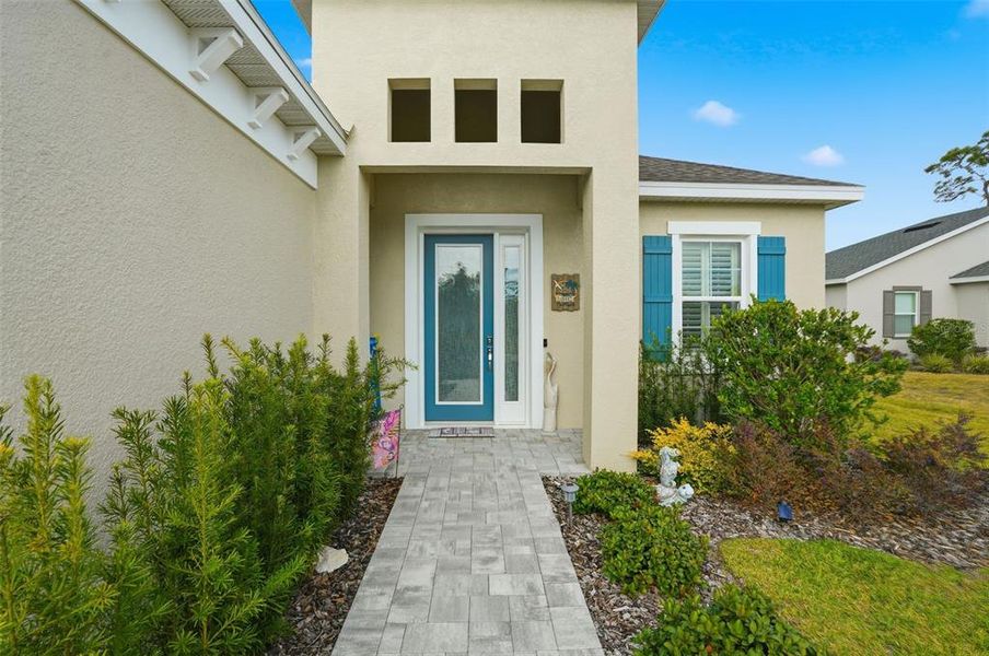 Exterior details and patio area of a home in , Weeki Wachee (Image 23).