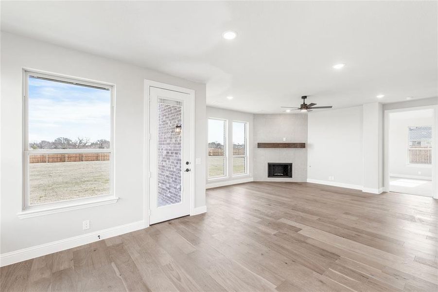 Spacious, unfurnished interior of a new home in Crystal Lake Estates, Red Oak (Image 36).