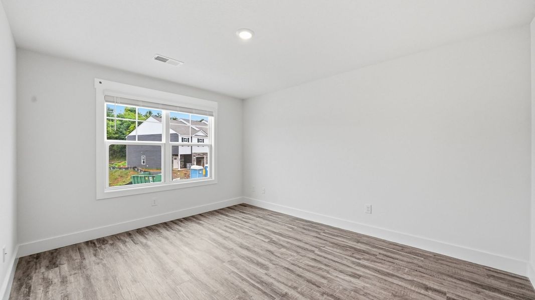 Spacious, unfurnished interior of a new home in The Arbor Townhomes, Kingsport (Image 21).