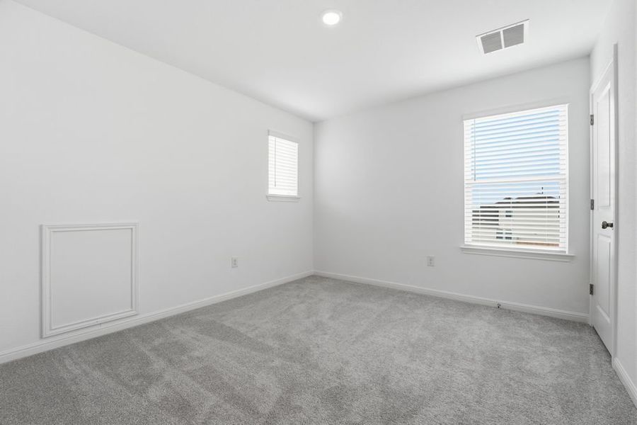 Spacious, unfurnished interior of a new home in Longview, Del Valle (Image 17).