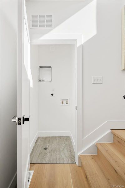 Spacious, unfurnished interior of a new home in , Denver (Image 25).