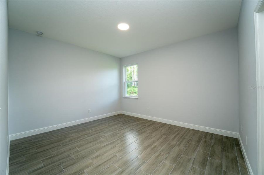 Spacious, unfurnished interior of a new home in , Deland (Image 11).