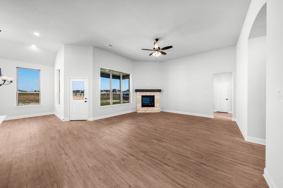 Spacious, unfurnished interior of a new home in Creekview Farms, Greenville (Image 18).
