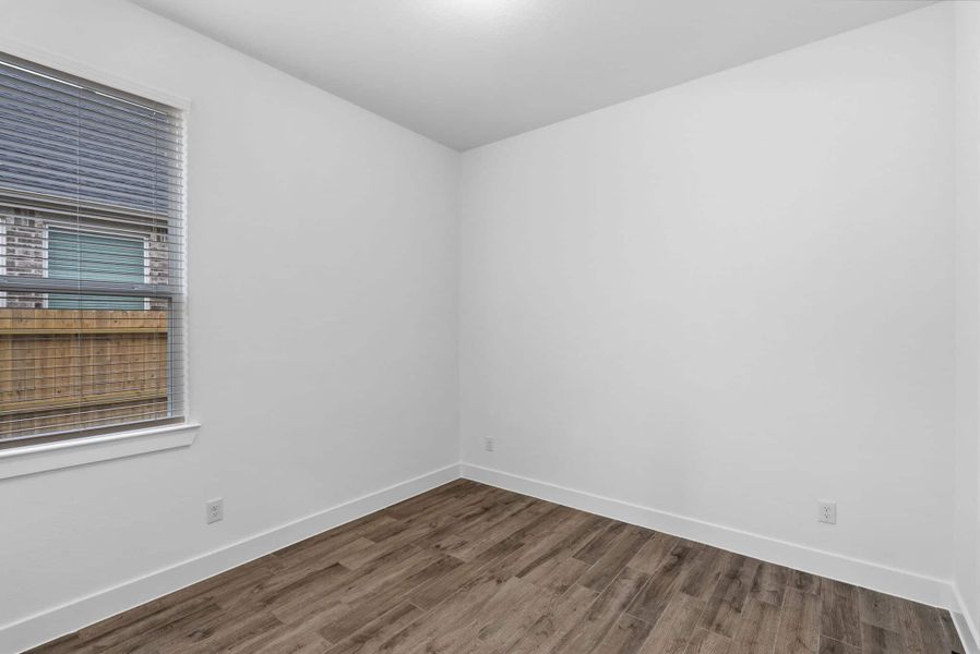 Spacious, unfurnished interior of a new home in Mulberry Farms, Santa Fe (Image 20).