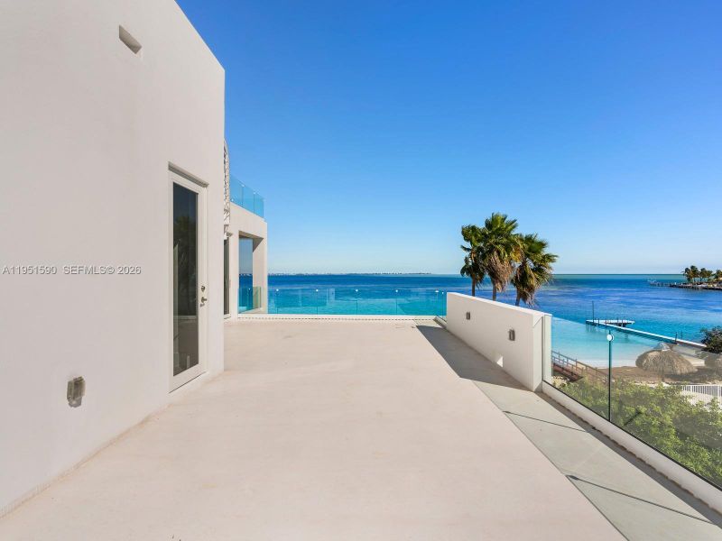 Exterior details and patio area of a home in , Marathon (Image 40).