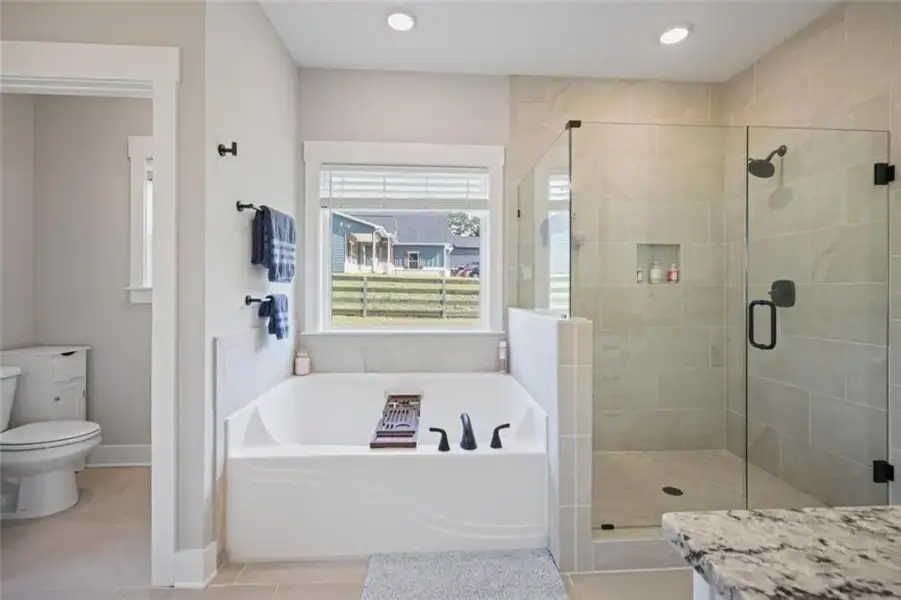 Furnished interior view inside a new home in , Dallas (Image 20).