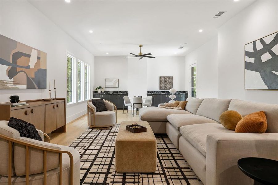 Furnished interior view inside a new home in , Dallas (Image 10).