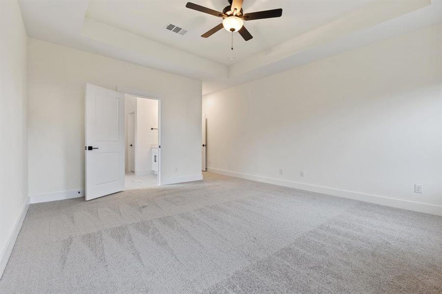 Spacious, unfurnished interior of a new home in Waverly Estates, Nevada (Image 17). Spacious, unfurnished interior of a new home in Waverly Estates, Nevada (Image 17).
