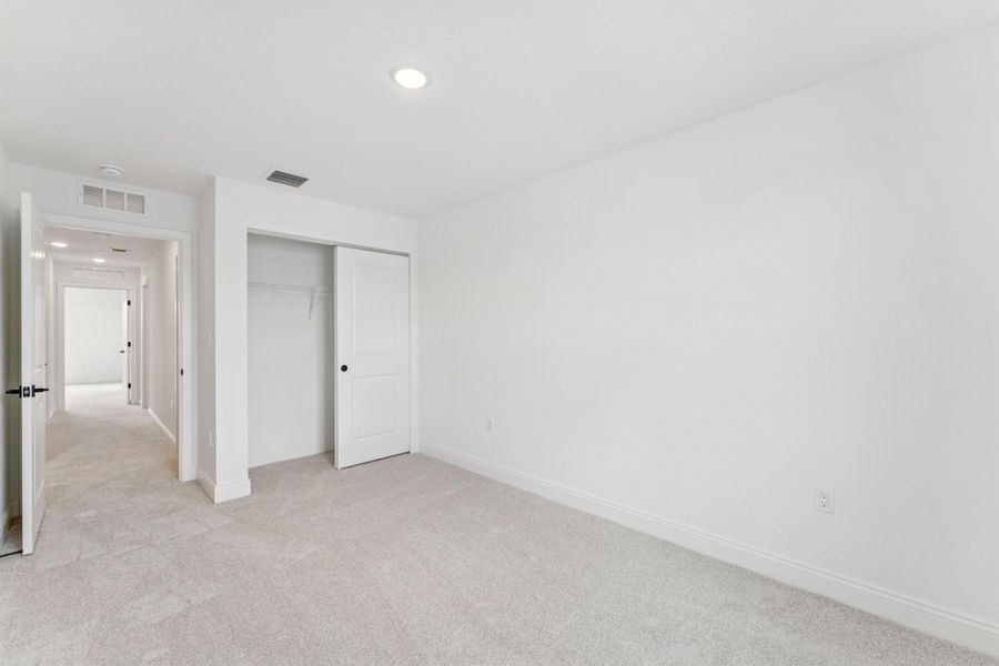 Spacious, unfurnished interior of a new home in Salerno Reserve Townhomes, Stuart (Image 28).