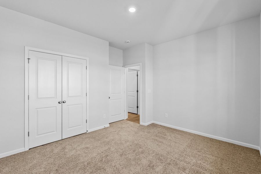 Spacious, unfurnished interior of a new home in Hanes Lake, Winston-Salem (Image 37).