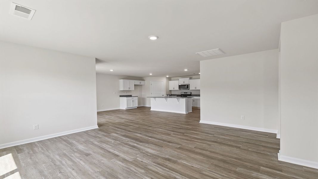 Spacious, unfurnished interior of a new home in Spring Ridge, Anderson (Image 27).