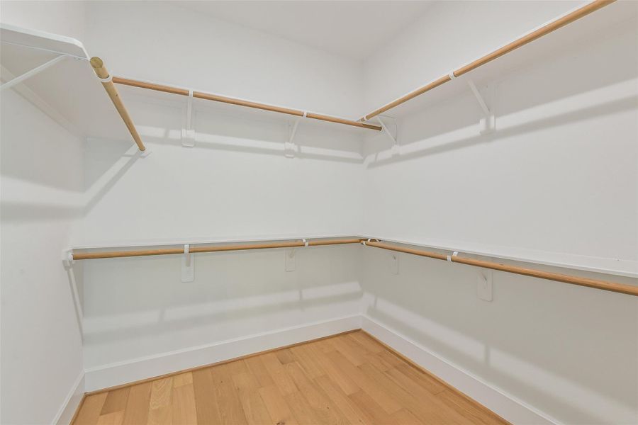 Spacious, unfurnished interior of a new home in Timbergrove Trails, Houston (Image 25).