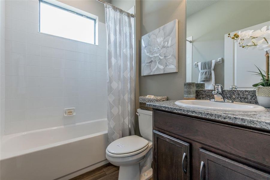 Furnished interior view inside a new home in , Tarpon Springs (Image 27).