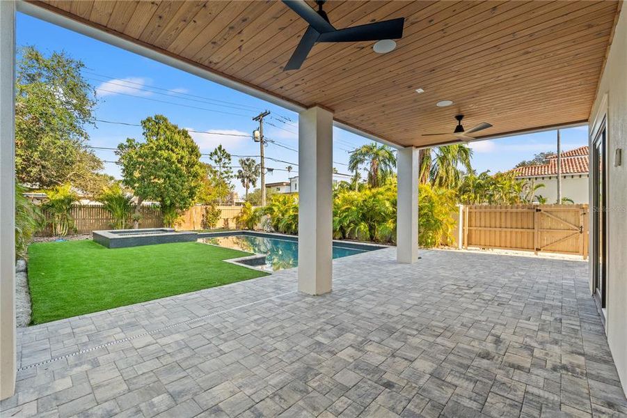 Exterior details and patio area of a home in , Tampa (Image 27).