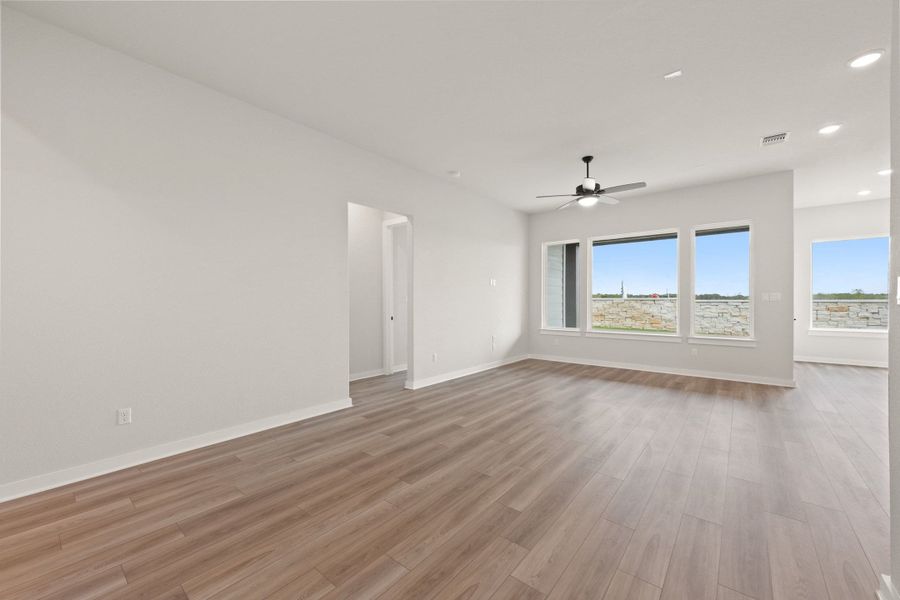 Spacious, unfurnished interior of a new home in Lagos Reserve, Manor (Image 31).