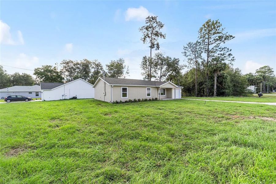 Exterior details and patio area of a home in , Silver Springs (Image 20).