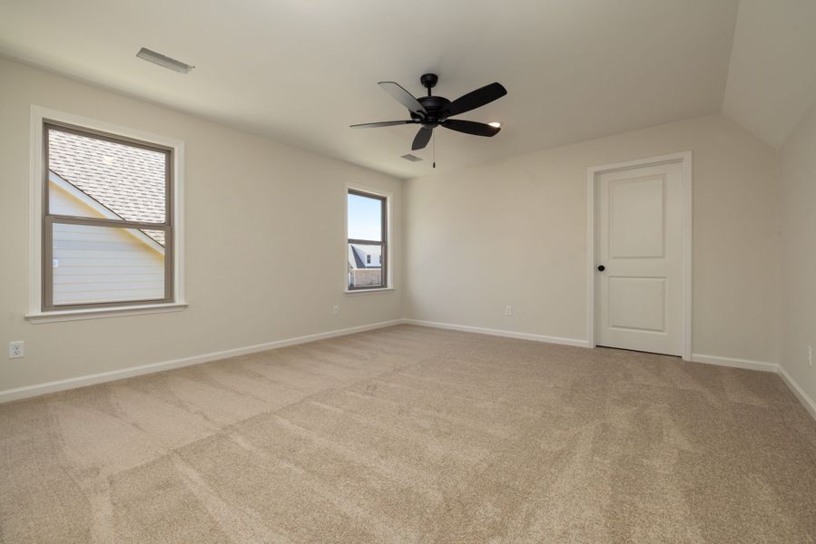 Representative unfurnished interior of a home built from the Belvedere by Grant Homes LLC in Valleybrook, Oakland (Image 11). Representative unfurnished interior of a home built from the Belvedere by Grant Homes LLC in Valleybrook, Oakland (Image 11).
