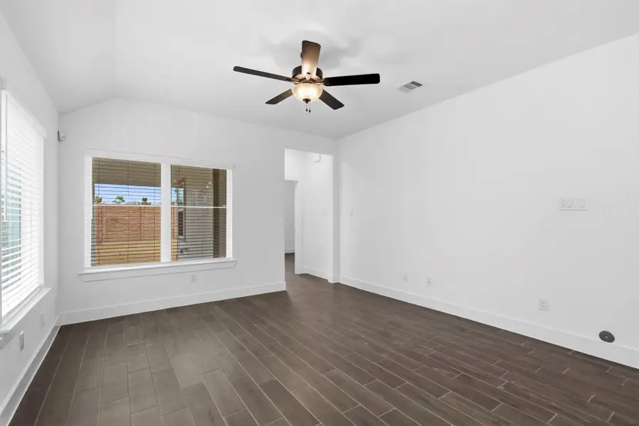 Spacious, unfurnished interior of a new home in Meridiana, Manvel (Image 14).