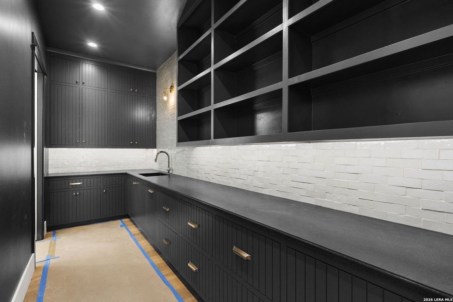 Image 34 of a home in .