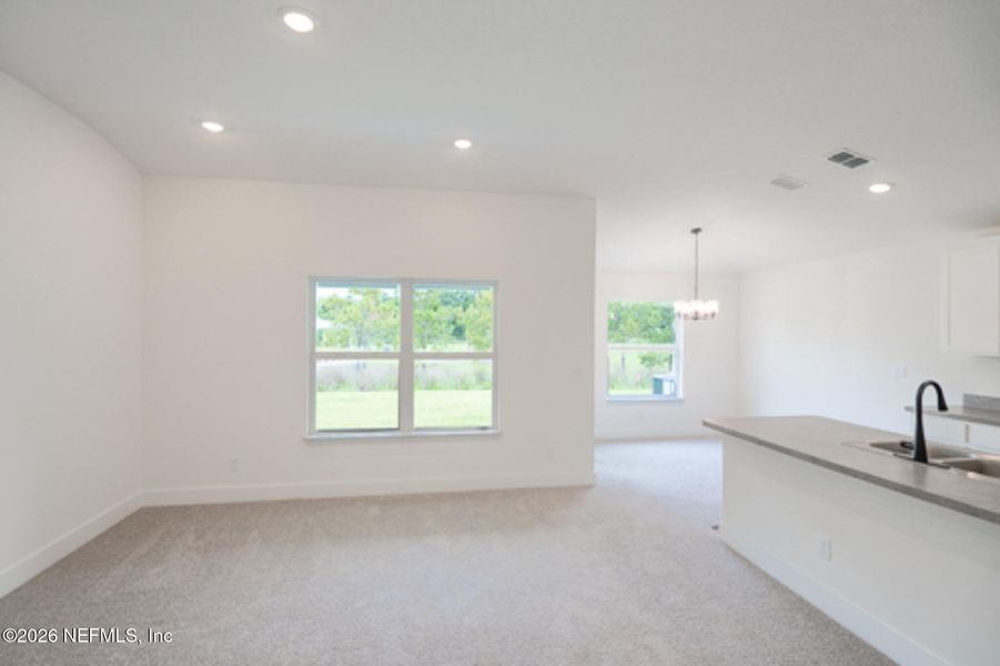 Spacious, unfurnished interior of a new home in Summerglen, Jacksonville (Image 11).