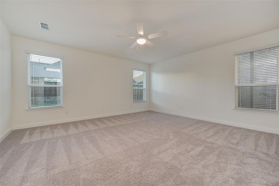 Spacious, unfurnished interior of a new home in The Preserve Estates, Justin (Image 21).