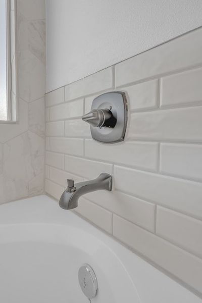 Representative interior finishes for a home built from the Bellagio 425SSC by Saratoga Homes in Paseo Del Este, El Paso (Image 23).
