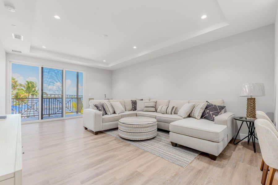 41 SW Seminole Street 305 53