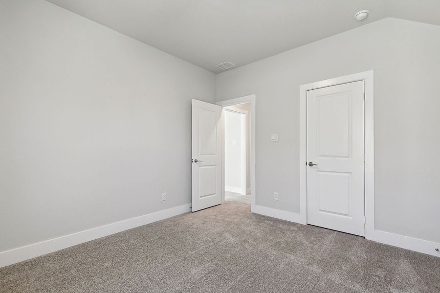 Spacious, unfurnished interior of a new home in Dove Hollow, Waxahachie (Image 27). Spacious, unfurnished interior of a new home in Dove Hollow, Waxahachie (Image 27).