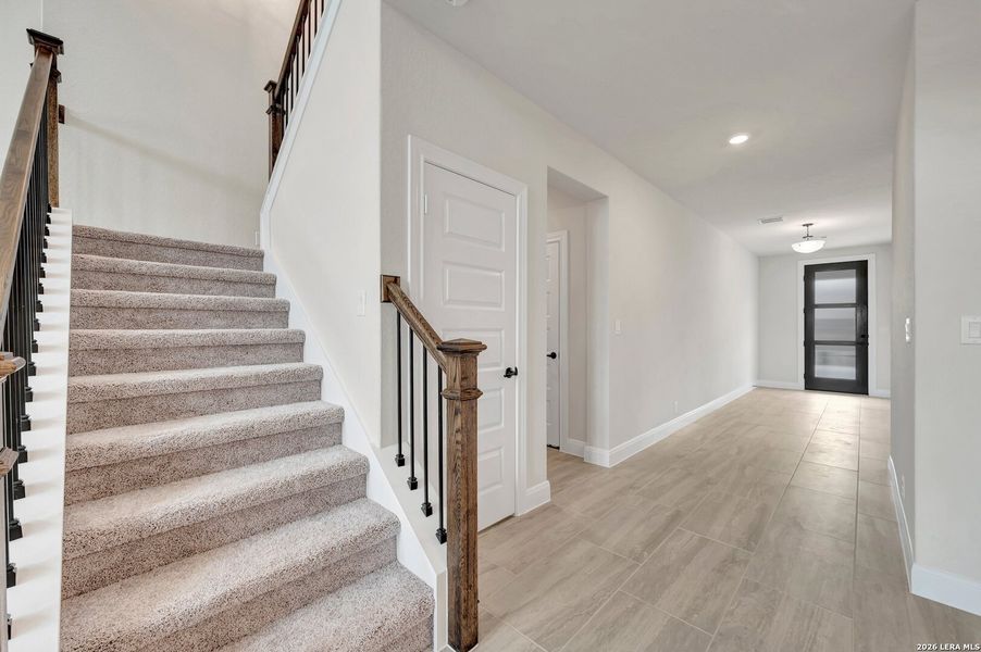 Spacious, unfurnished interior of a new home in Davis Ranch 60', San Antonio (Image 42). Spacious, unfurnished interior of a new home in Davis Ranch 60', San Antonio (Image 42).