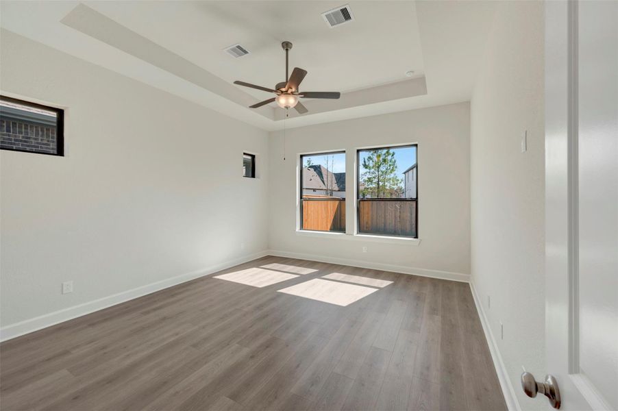 Spacious, unfurnished interior of a new home in Kresston, Montgomery (Image 28).