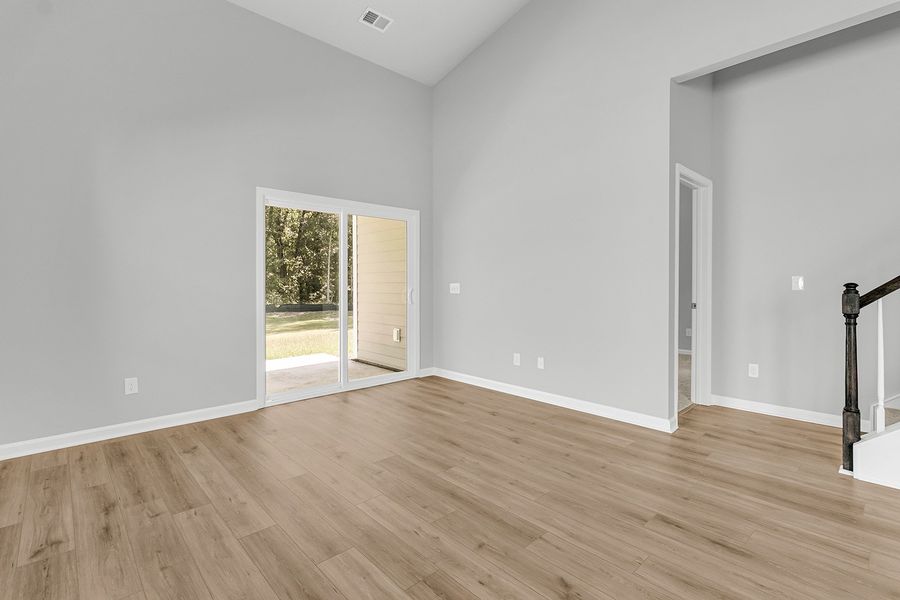 Spacious, unfurnished interior of a new home in Central Creek, Goose Creek (Image 21).