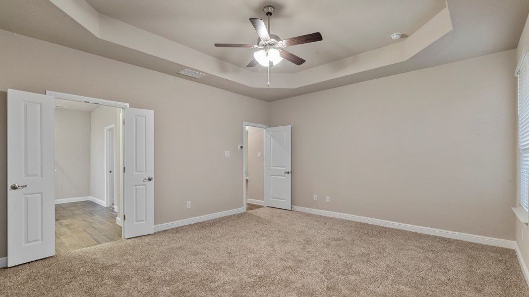 Representative unfurnished interior of a home built from the Guadalupe by D.R. Horton in Eden Ranch, Arlington (Image 28).