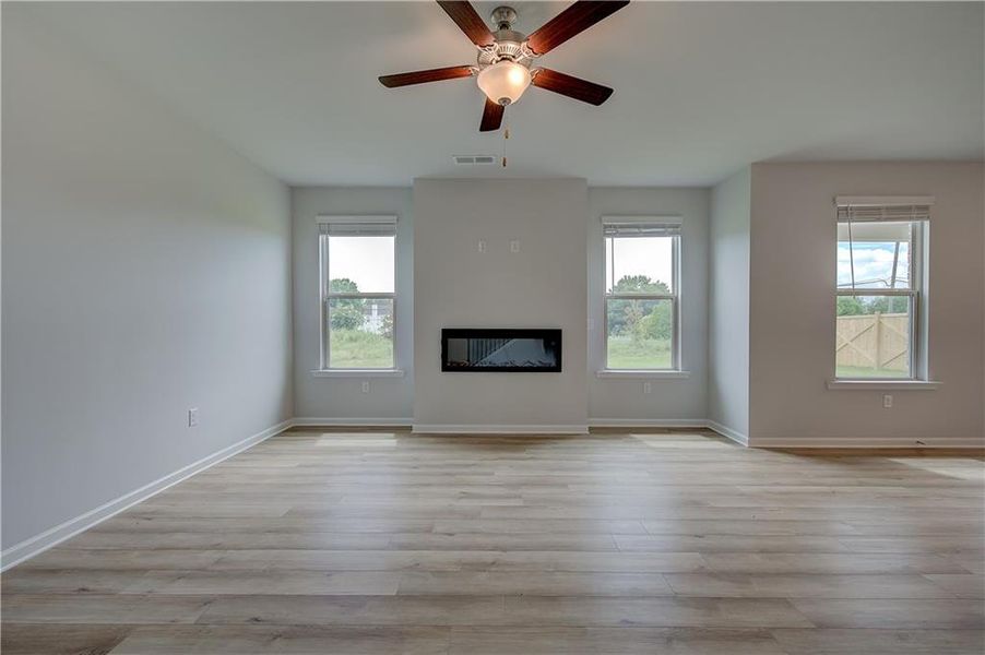 Spacious, unfurnished interior of a new home in Adagio, Dacula (Image 21).