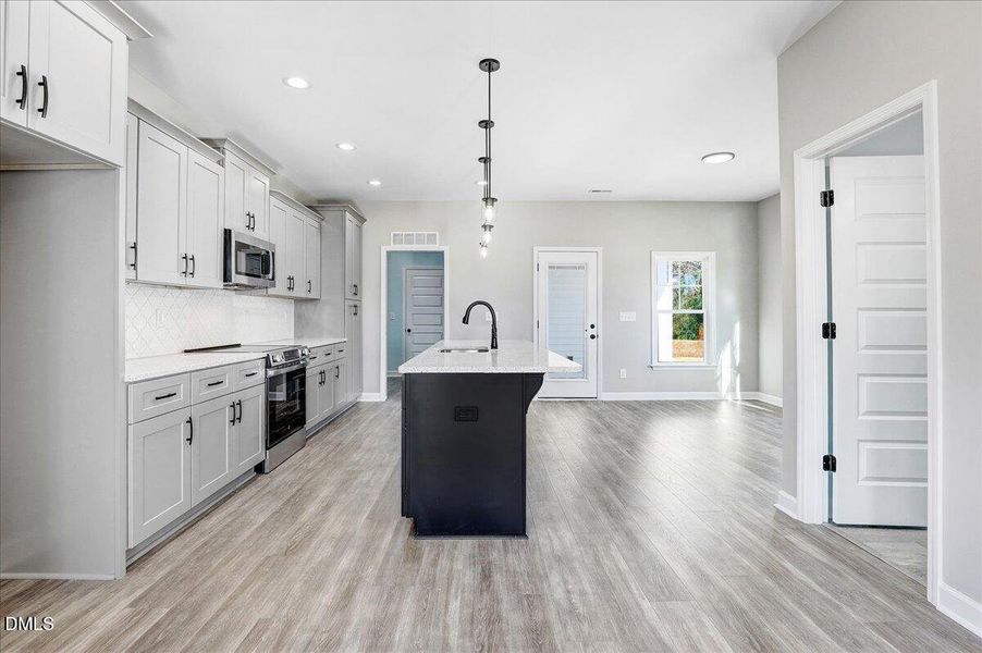 26-503 E 1st St-26 26-503 E 1st St-26